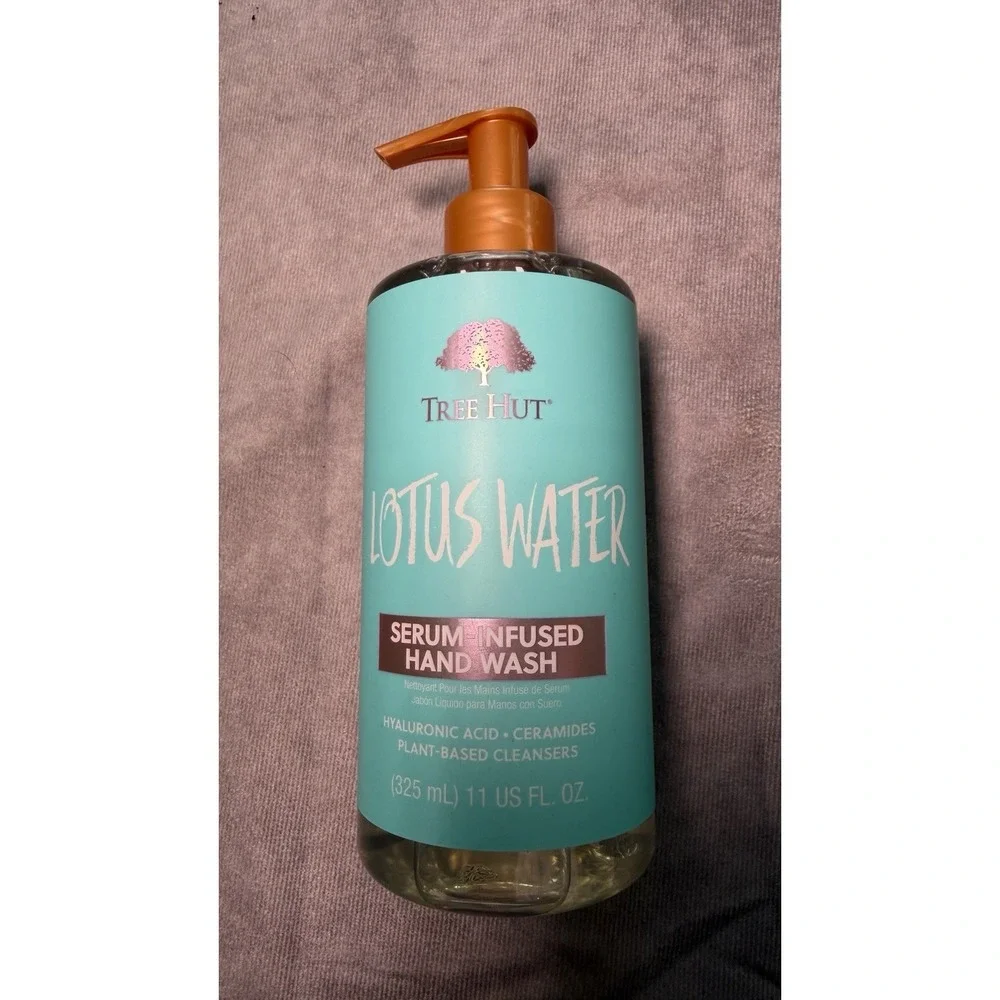 TREE HUT Lotus Water Serum-Infused Hand Wash 11 fl oz/325 mL